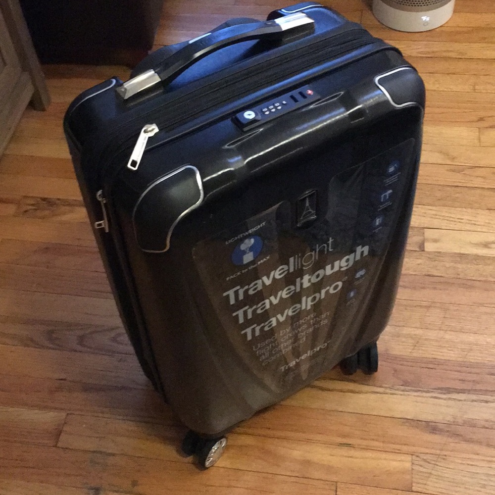 Travelpro luggage! 21” expandable spinner